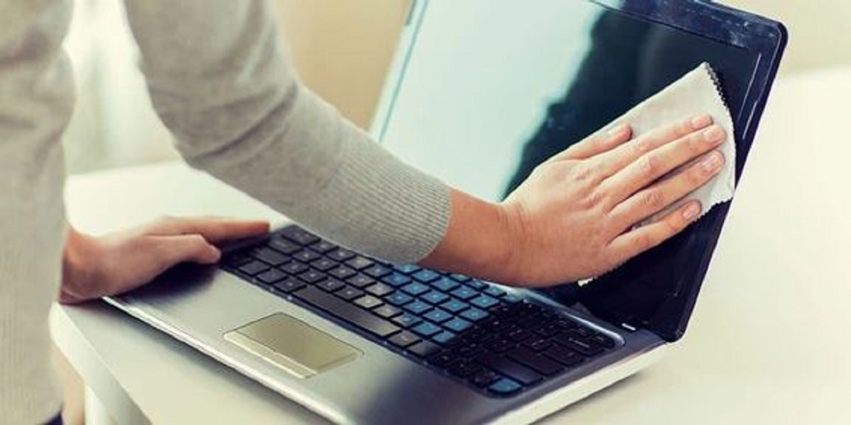 Laptopmu Sering Kena Debu? Ini Dia Cara Membersihkan Laptop Dari Debu Yang Baik dan Benar