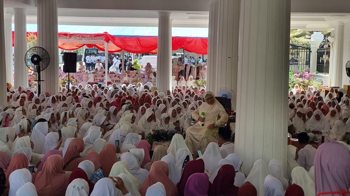 Pengajian Mamah Dedeh di Pendopo Bupati dalam Memperingati Maulid Nabi SAW