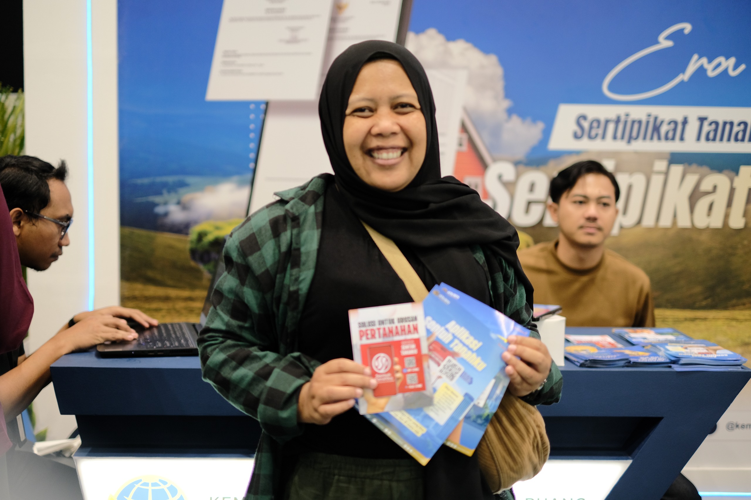 Relawan Gempa Cianjur, Ibu Eva Beralih ke Sertipikat Elektronik demi Amankan Dokumen dari Bencana