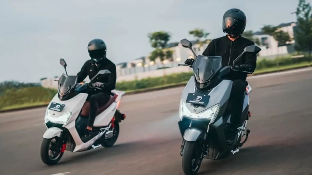 Ingin Touring Jauh Akhir Tahun Pakai Motor Listrik? 5 Model Ini Layak Dipertimbangkan