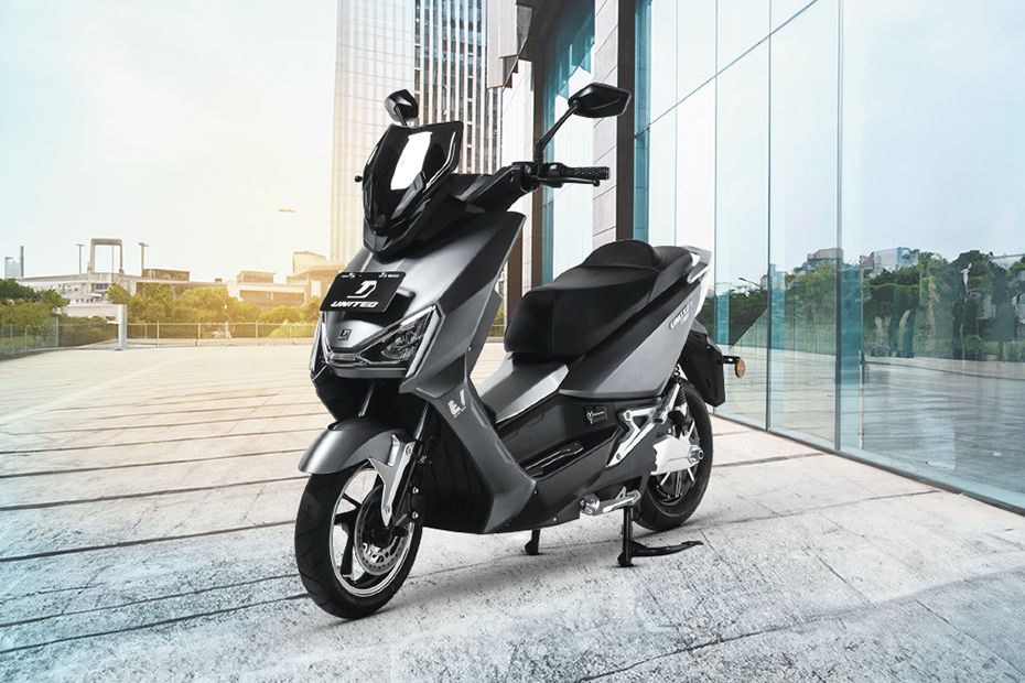 Cocok Buat Touring! Ini 5 Motor Listrik dengan Jarak Tempuh Paling Jauh, Tampilannya Ada yang Mirip NMax