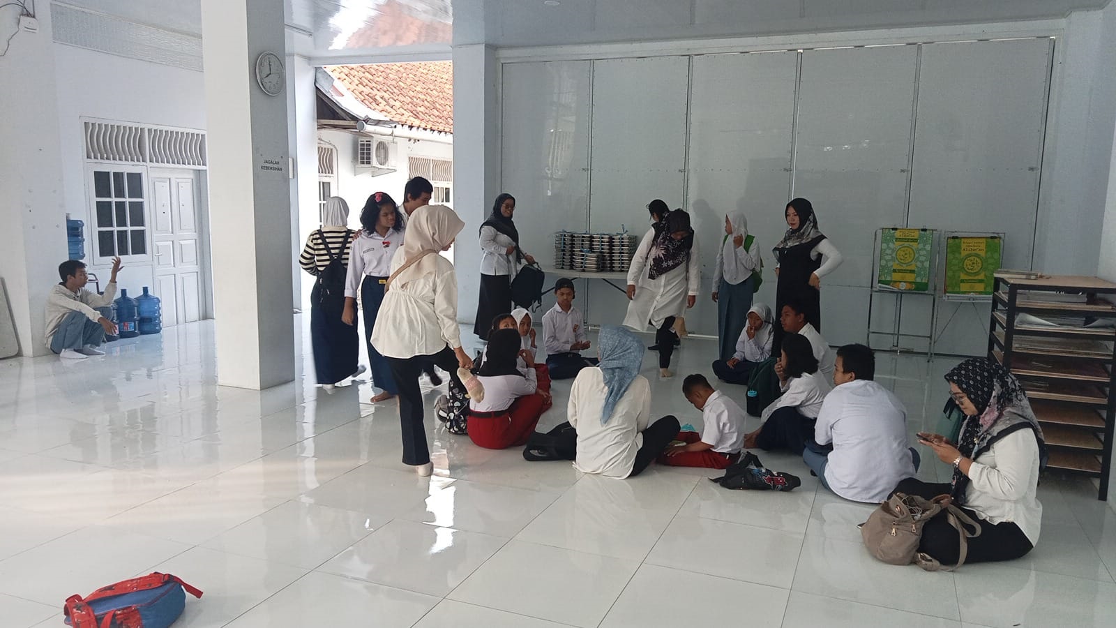 Siswa SLB-B YPLB Numpang Belajar di RTTK 