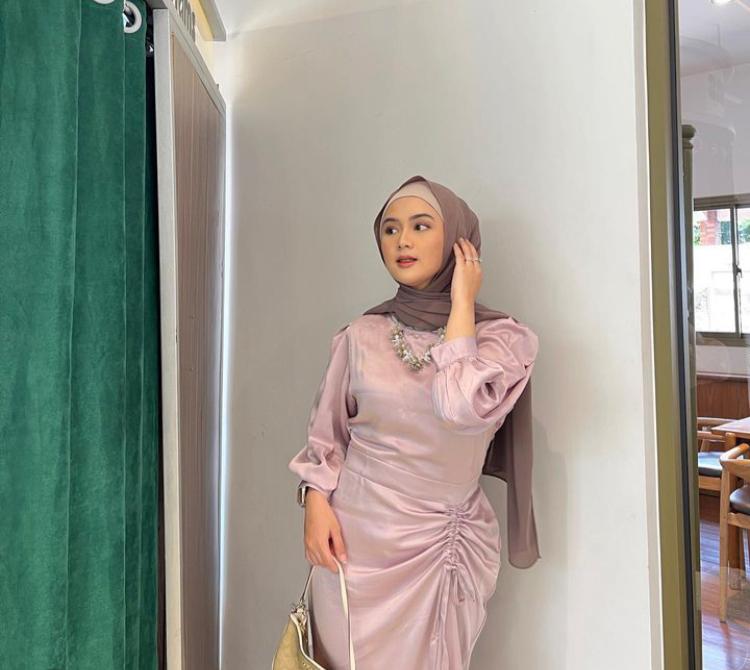 Inspirasi Model Hijab Bridesmaid yang Simpel dan Elegan