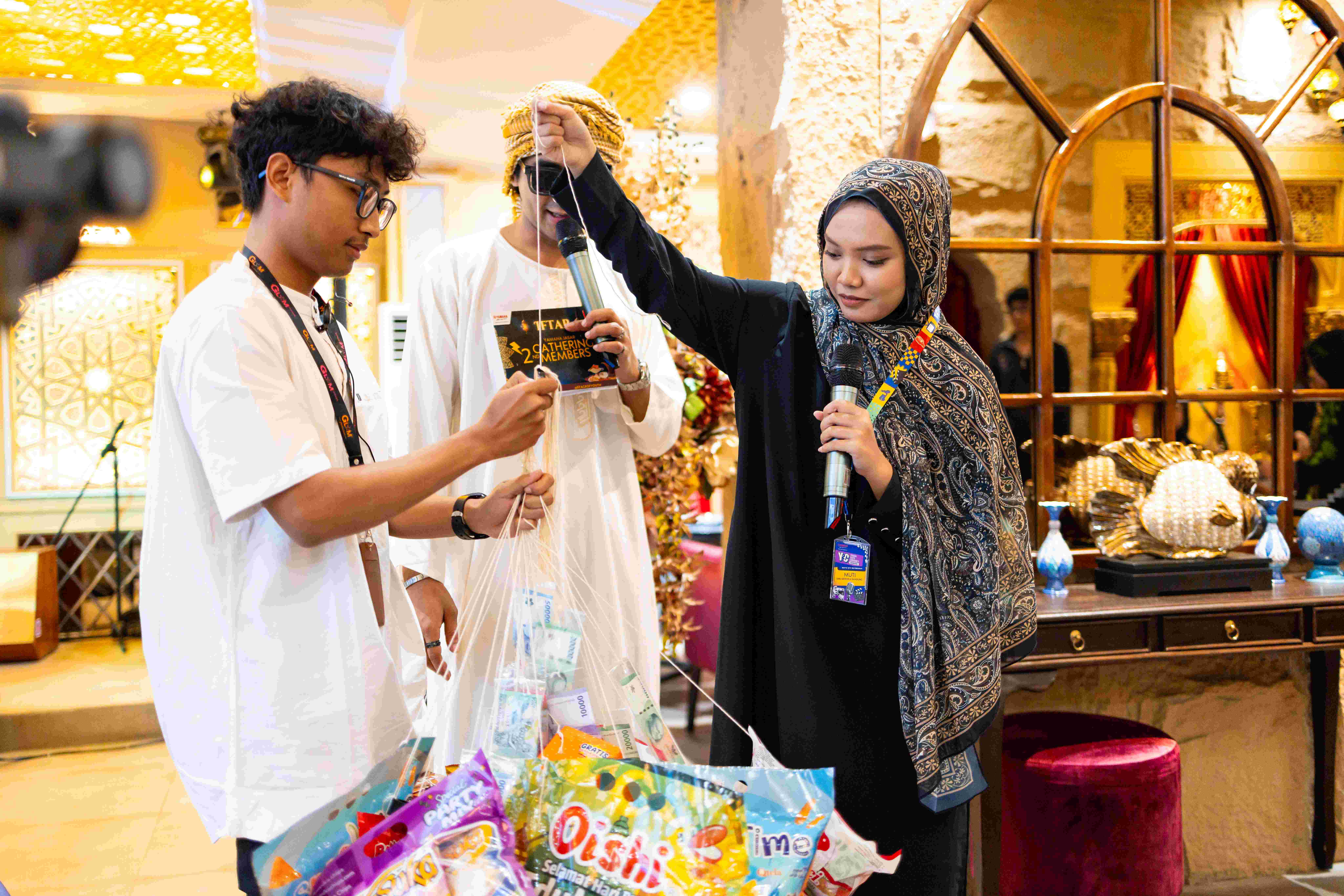 Yamaha Youth Community (Y2C) Bandung Perkuat Kebersamaan Lewat Iftar Member & CSR Berbagi Takjil