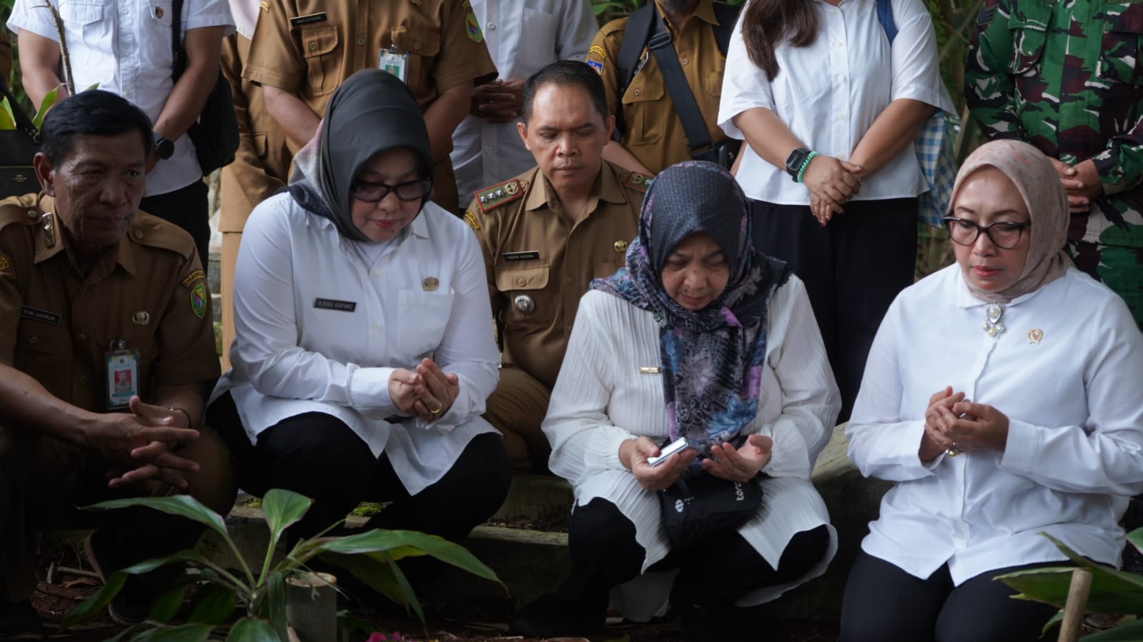 Menteri PPPA dan DP3AKB Jabar Takziyah, Serukan Penguatan Keluarga Cegah Tragedi Bunuh Diri