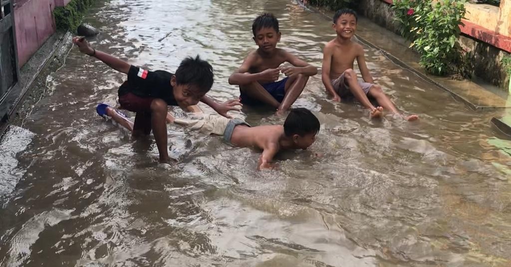 Sungai Cikamangi Meluap , Puluhan Rumah di Leuweunghapit Terendam