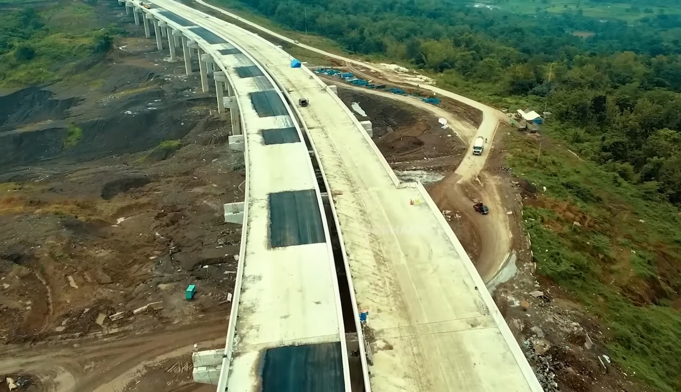 SAMBUT PEMUDIK 2 Jembatan Terpanjang di TOL CISUMDAWU Mulai Diaspal