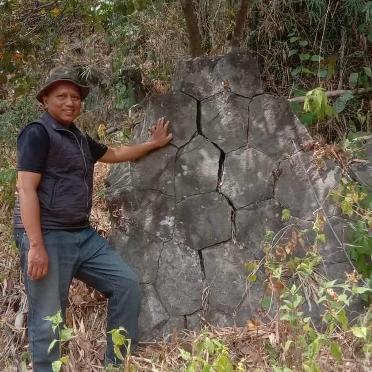 Keunikan Gunung Balay, Ditemukan Batuan berbentuk Heksagonal