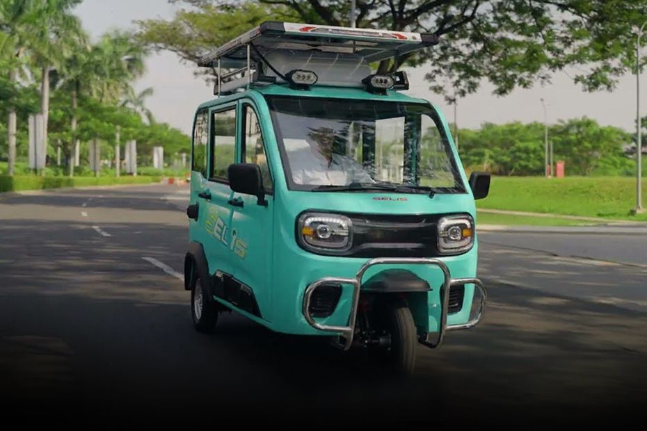 Gak Perlu Jas Hujan! Ini Pilihan Motor Listrik Roda 3 Tertutup yang Beri Perlindungan Maksimal & Muatan Besar