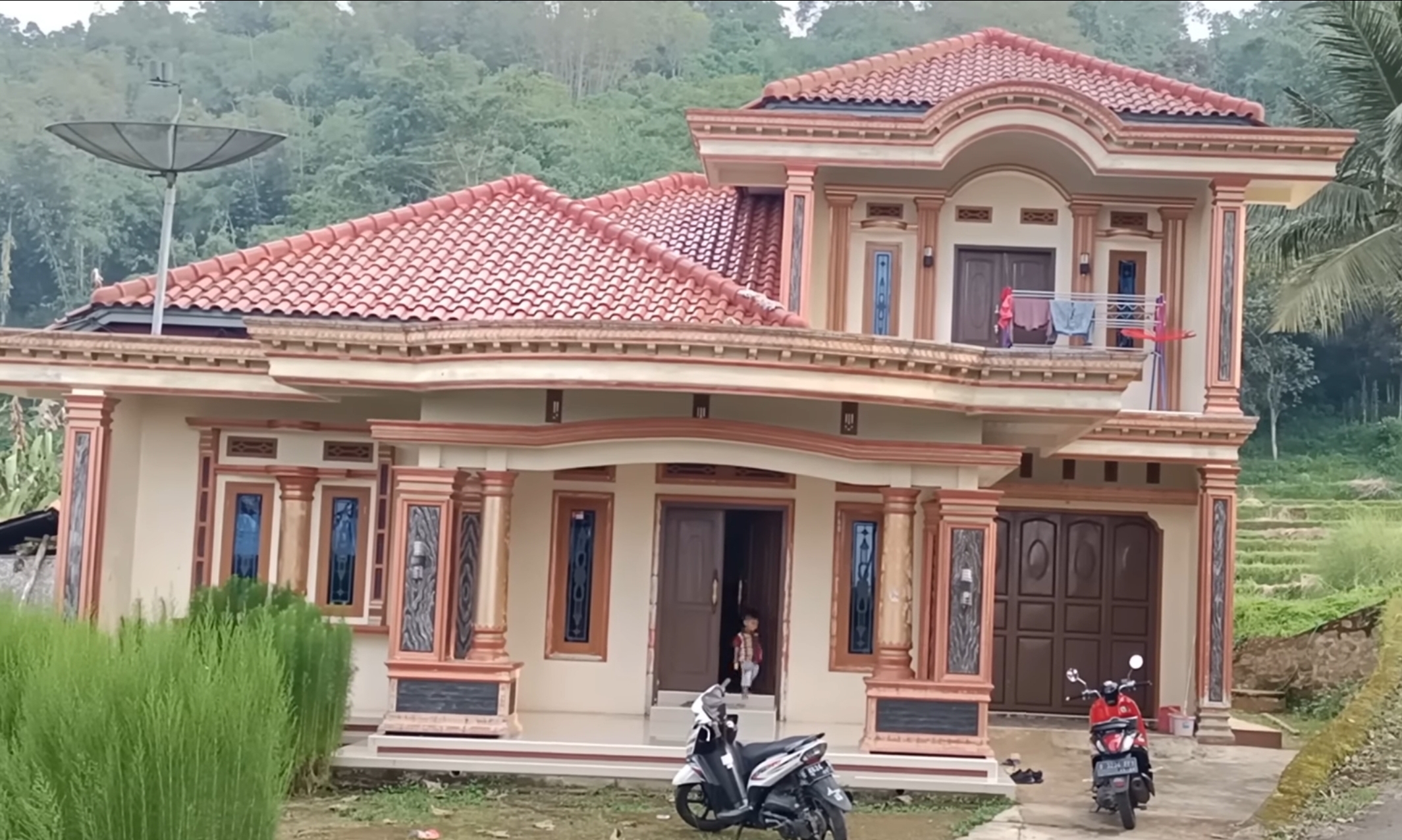VIRAL! Rumah Mewah Penjual Batagor di Malausma Majalengka, Habis Rp 700 Juta