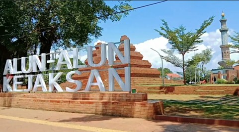 Di Cirebon Ada Tempat Nongkrong Sebagus Ini? 3 Tempat Nongkrong Alun-alun di Cirebon