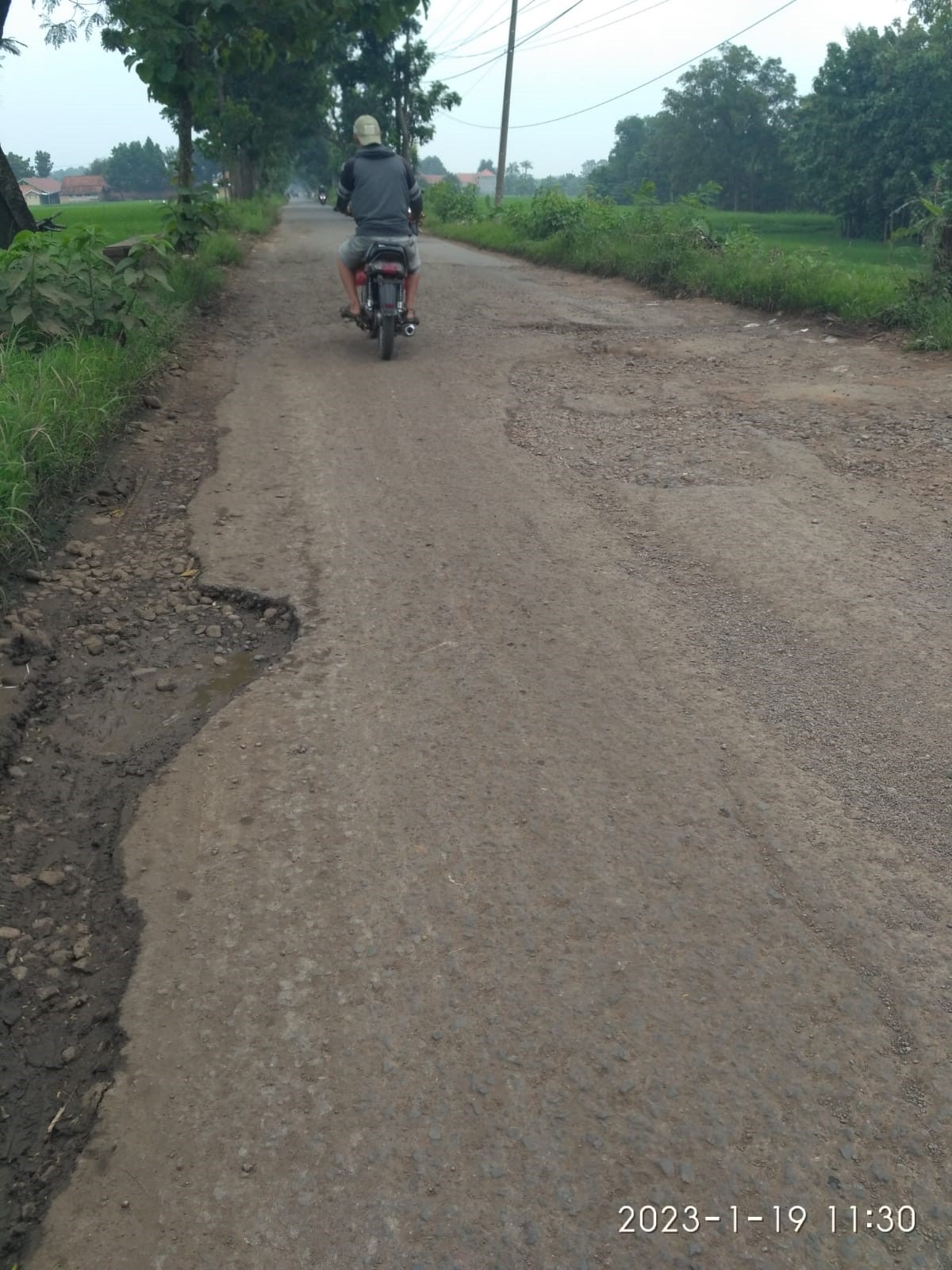 DUH SEDIH! Jalan Tol Cisumdawu Jadi, Jalan di Kabupaten Majalengka Banyak yang Rusak, Contohnya di Sindangwasa
