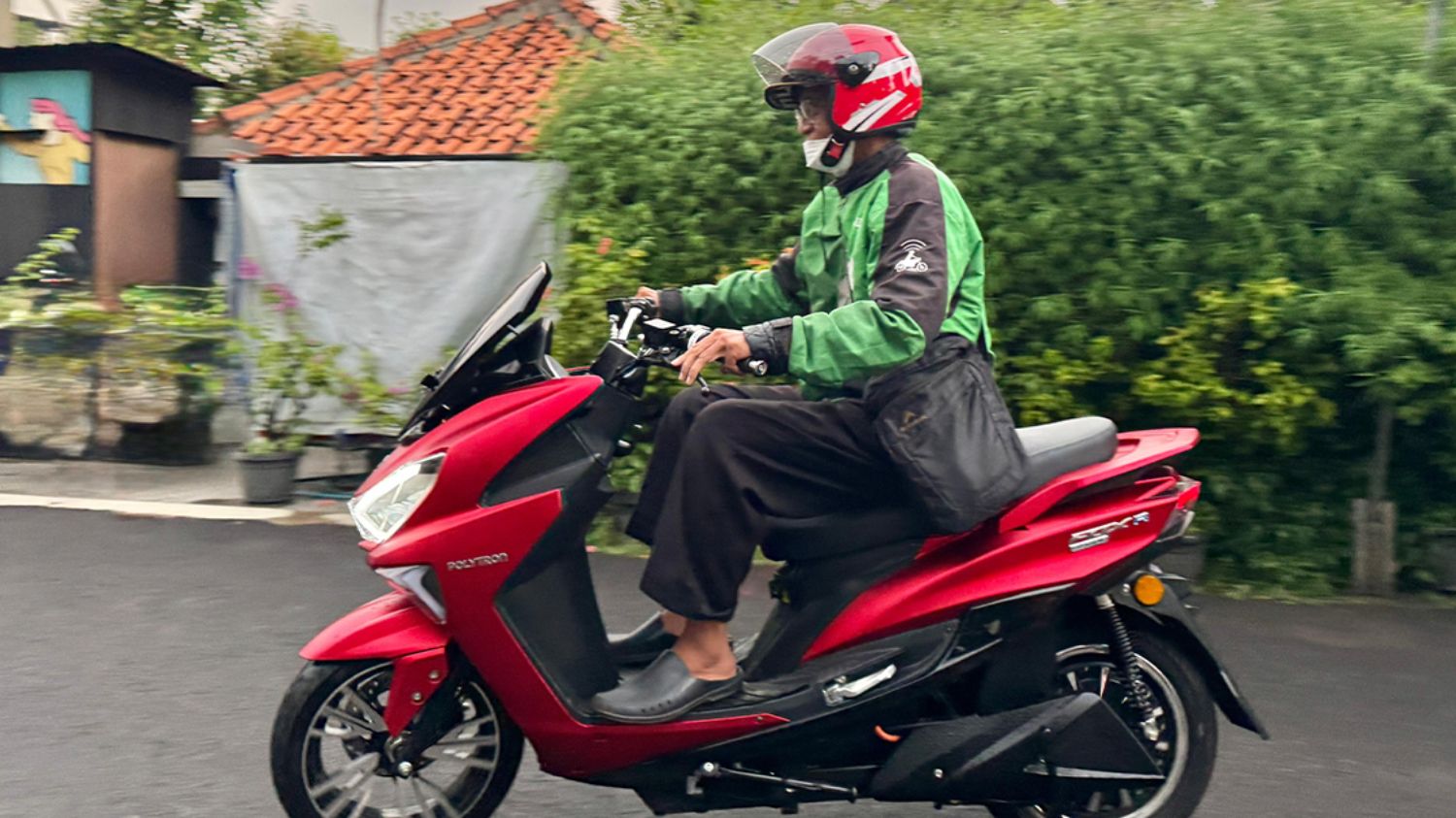 Nyaman dan Hemat Biaya, 4 Motor Listrik Polytron Andalan Driver Ojol Dipakai Seharian, Apa Saja?