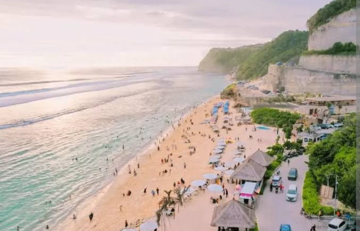 4+ Rekomendasi Pantai di Pulau Bali Dengan Pesona Alam Yang Memukau