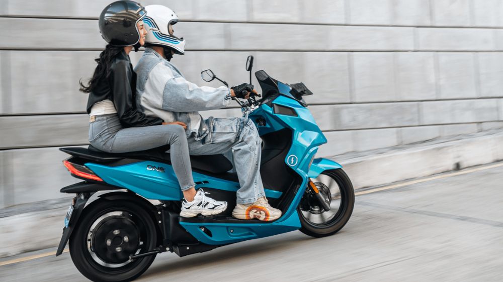 Bukan Cuma Hemat, Ini 5 Motor Listrik Cocok untuk Ojol dan Tangguh Dipakai dari Pagi sampai Malam