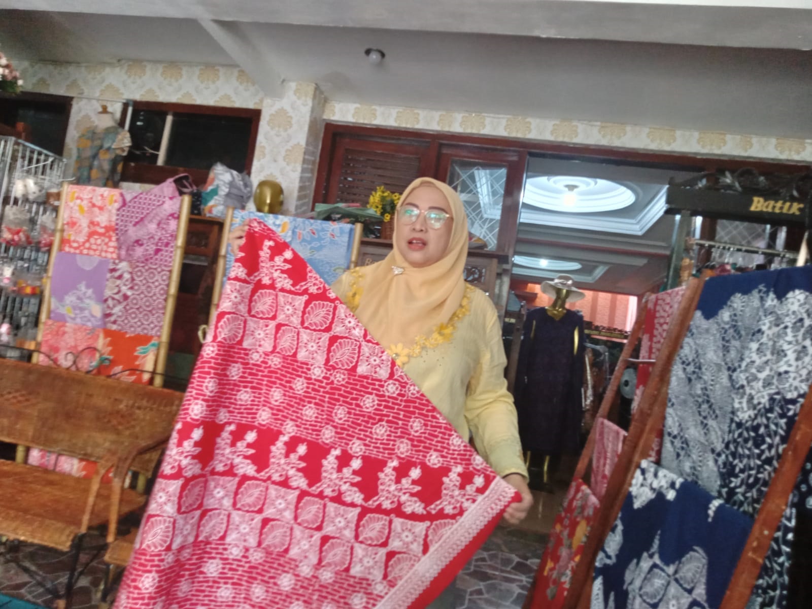 Miranti Luncurkan Batik Merah Putih di Momen HUT RI Ke-80