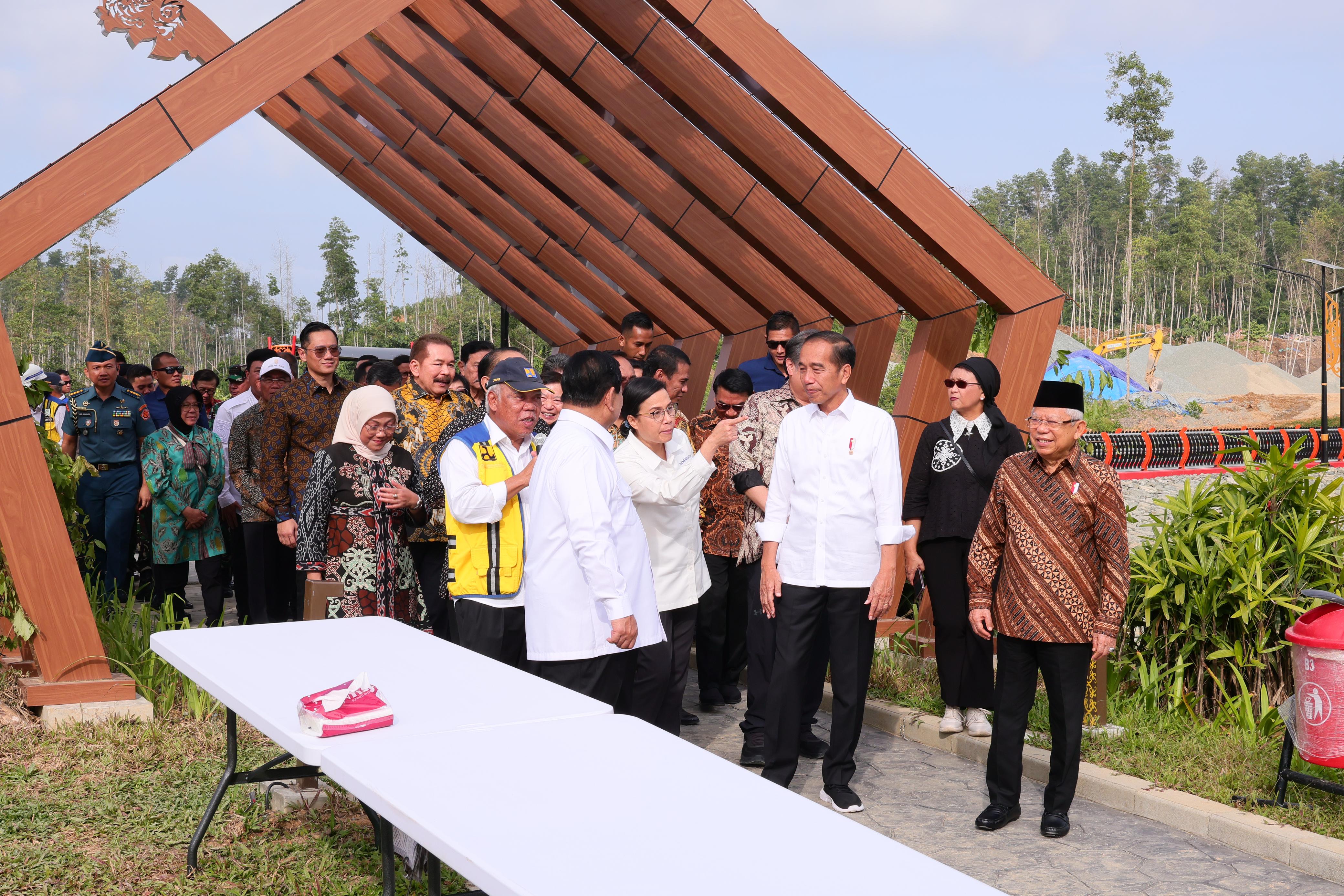 Bersama Presiden, Wapres RI, dan Menteri KIM, Menteri AHY Berkeliling IKN