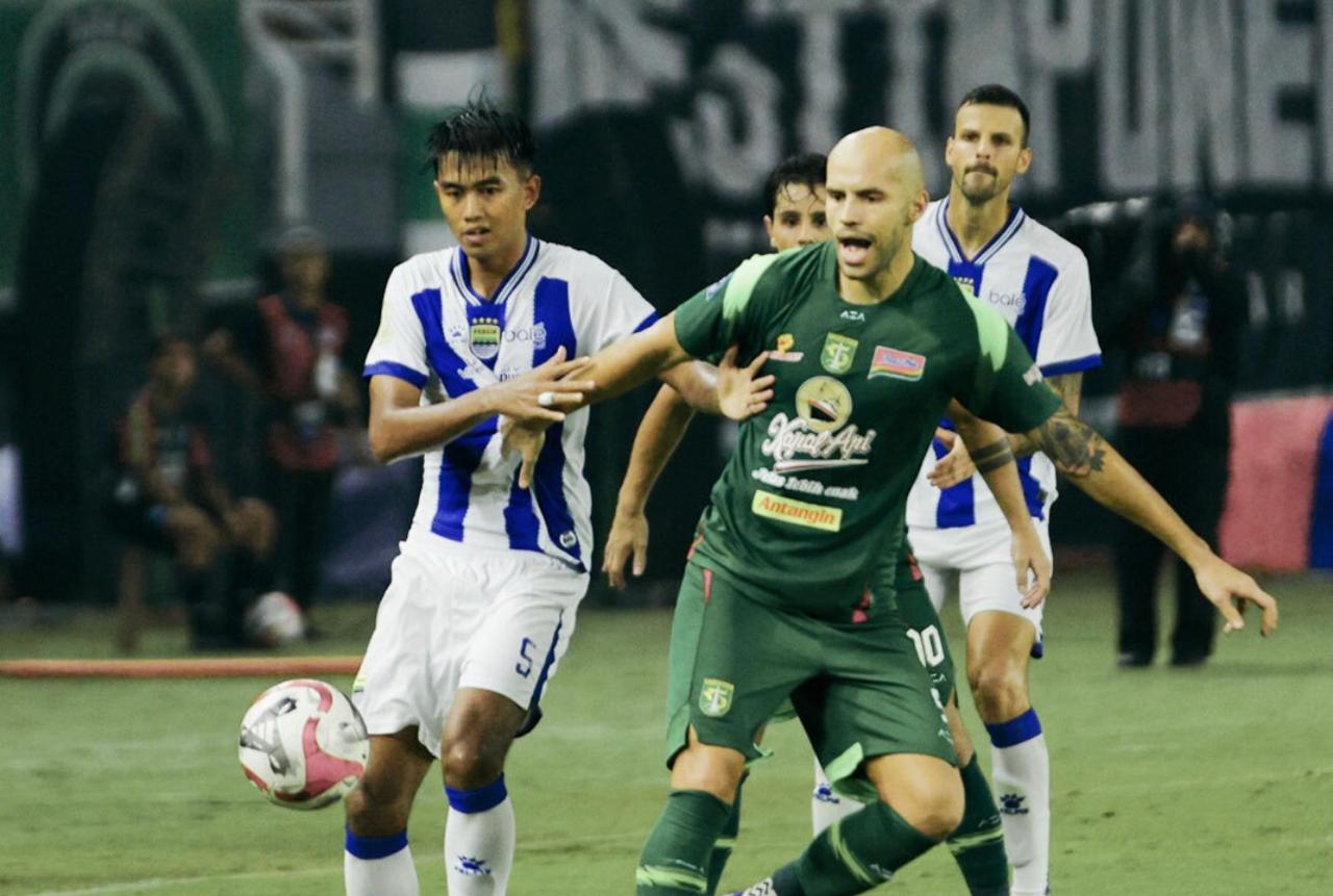 Tensi Tinggi! Persib Bandung vs Persebaya Tuntas 2-2