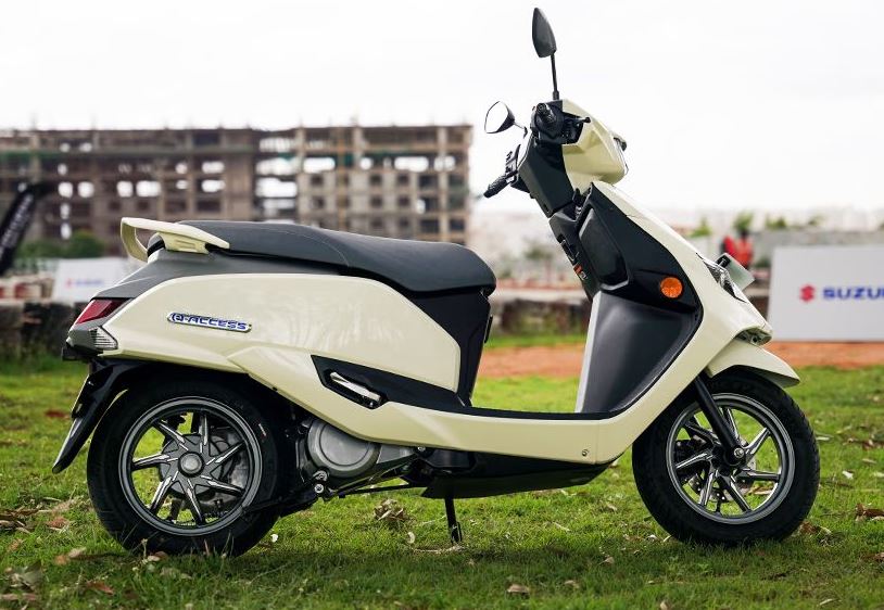 Baterai Penuh Cuma 2 Jam, Ini Spesifikasi & Harga Motor Listrik Suzuki e-Access, Bisa Kebut Hingga 90 km