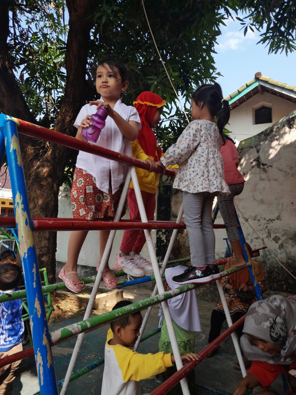 Anak Kober TK Mitra Asih Majalengka Biasakan Rabu  Nyunda  