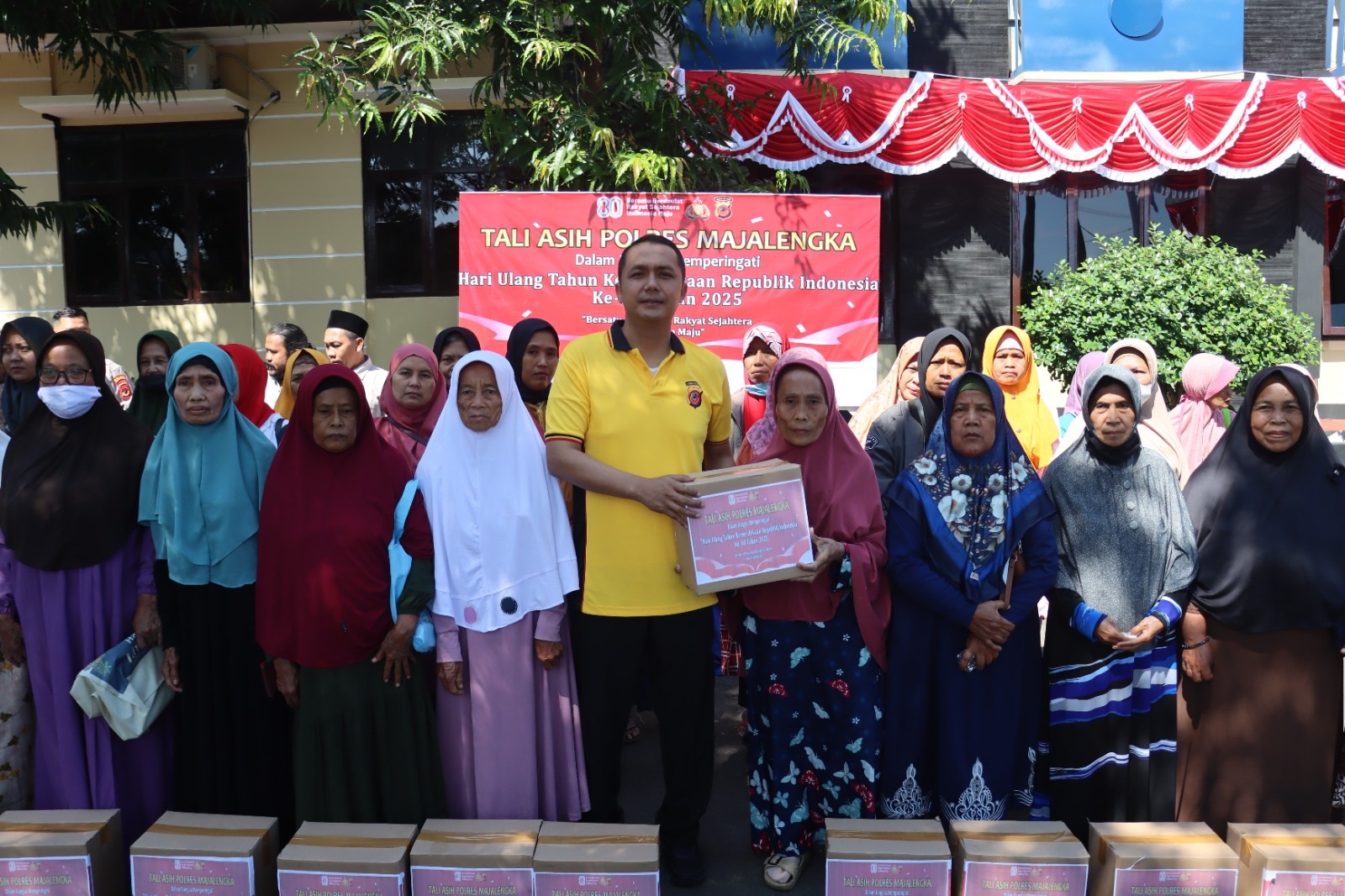 Polres Tebar 60 Paket Sembako