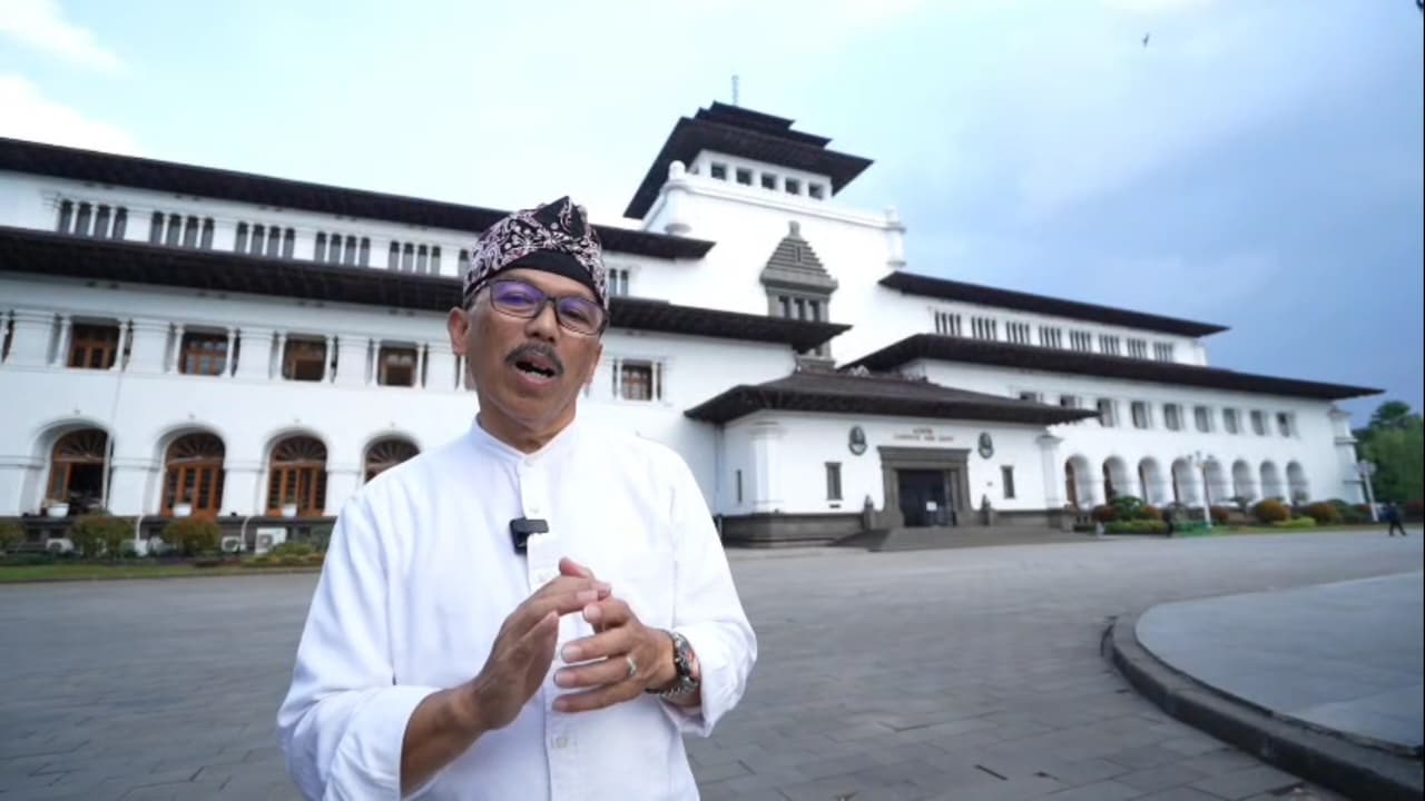 Di Gedung Sate, Rd. Iip Hidayat Bahas Gunung Ciremai, Pendidikan, dan Budaya Sunda Wewengkon