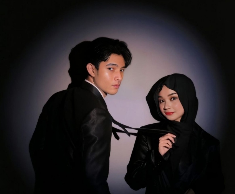 Tampak Elegan dan Realistis, Berikut Inspirasi Kumpulan Prompt Gemini AI untuk Pasangan Ala Foto Studio 