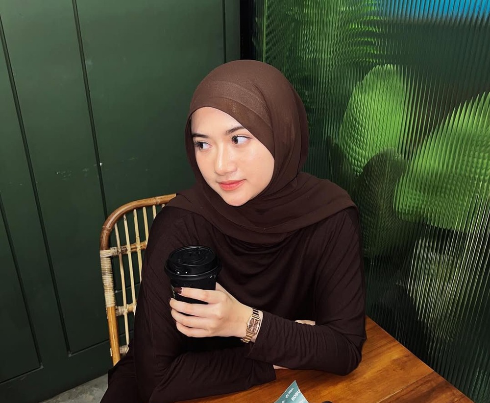 Tampak Natural Seperti Nyata, Berikut Kumpulan Prompt Gemini AI untuk Foto Wanita Berhijab dengan Aneka Konsep