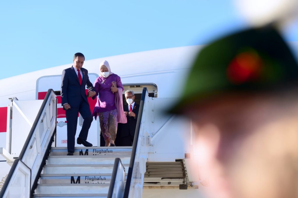Jokowi di Jerman, Tiba Setelah Penerbangan 13 Jam
