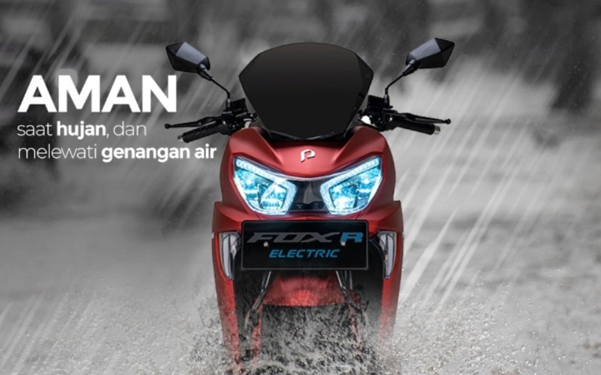 Apakah Polytron Fox R Tahan Banjir? Ini Beberapa Tips Agar Motor Listrik Tetap Aman Terobos Genangan Air