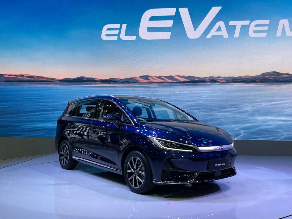 Mobil Listrik MPV 7 Orang Harganya Cuma Segini? Murah Banget!