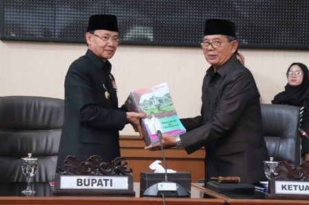 DPRD Majalengka Setujui Tiga Raperda, Dewan Inisiasi Rancangan Peraturan Daerah Pengelolaan Sampah