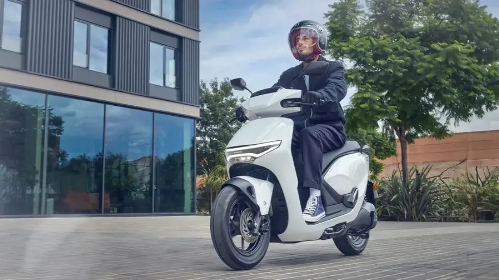 Motor Listrik Honda CUV e Harga Lebih Terjangkau, Baterai Lepas, Jarak Tempuh 80 Km dan Promo Kredit Ringan