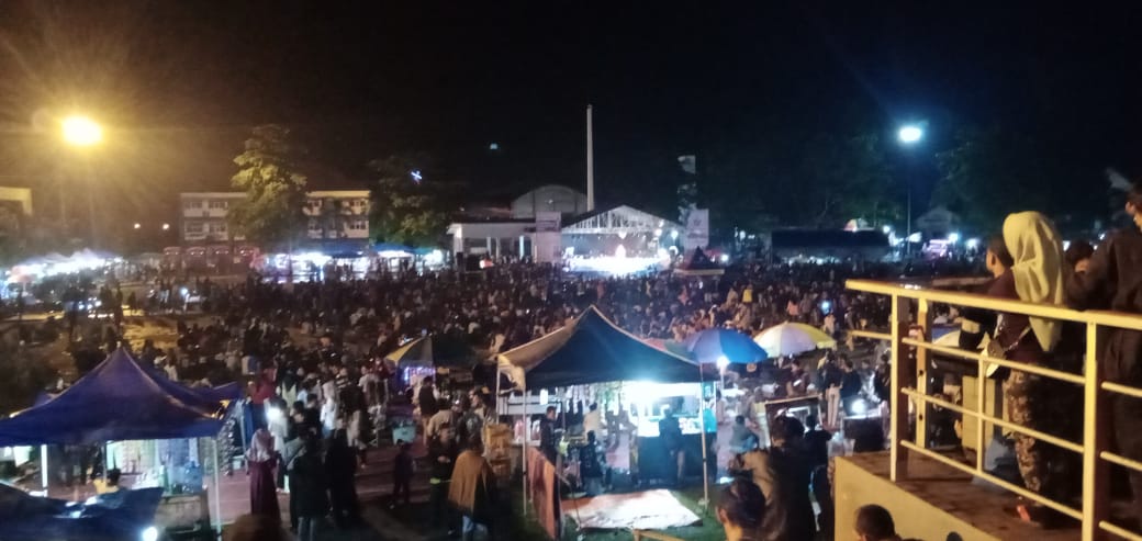 Puncak Dies Natalies Unma Gelar Wayang Golek dan Ditutup Trabas