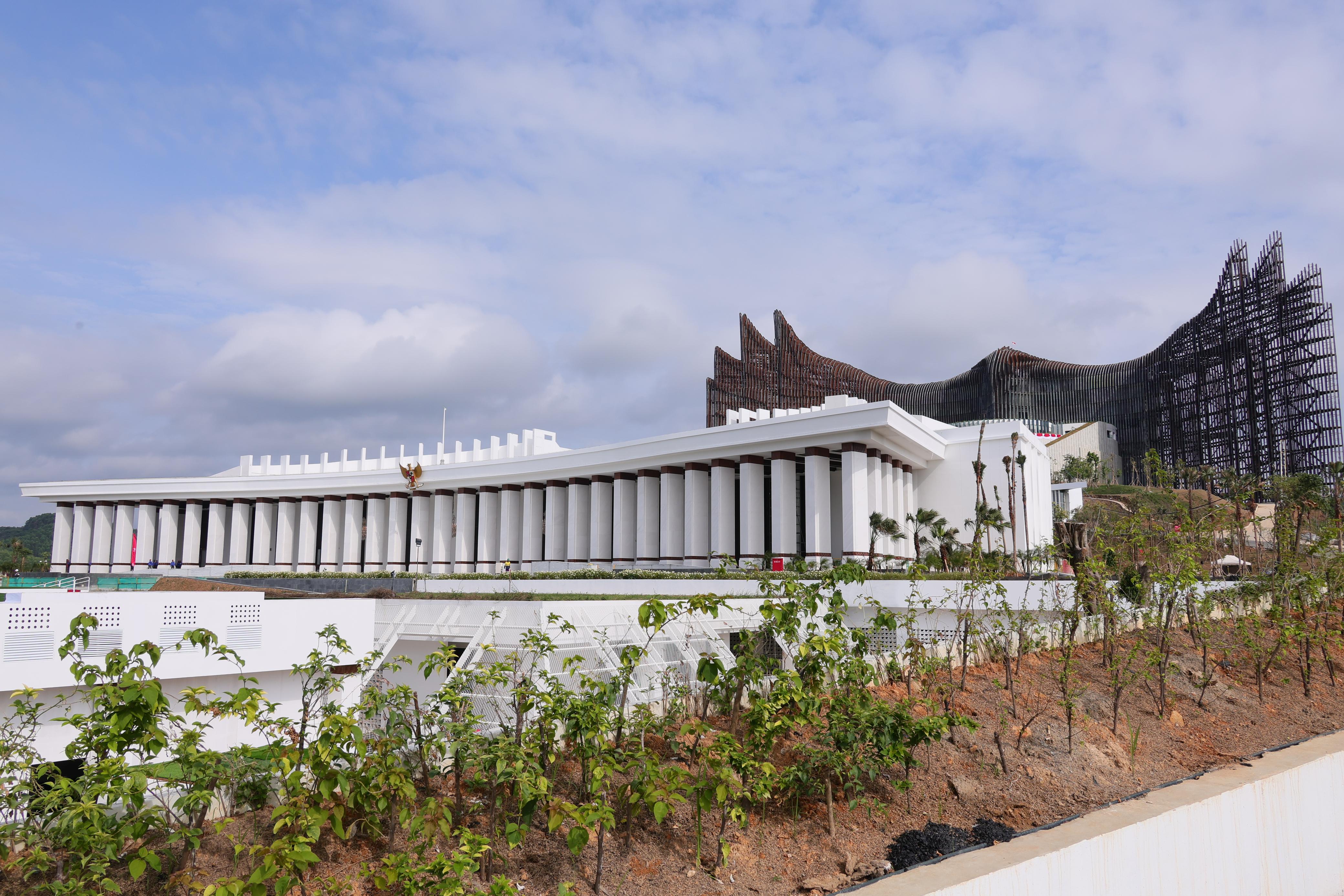 Ikuti Sidang Kabinet Paripurna Perdana di IKN, Menteri AHY Kagumi Kemegahan Istana Garuda