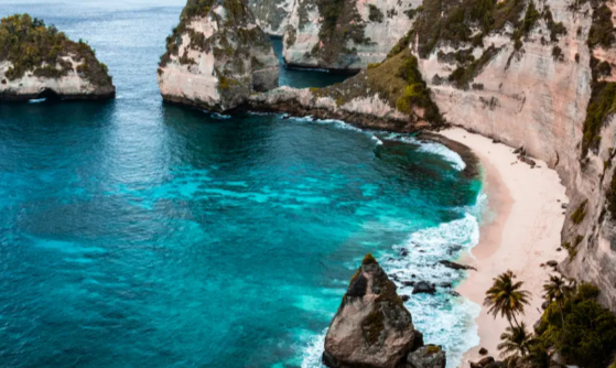 5 Pantai di Papua yang Memiliki Pemandangan Indah Yang Sangat Memukau Mata