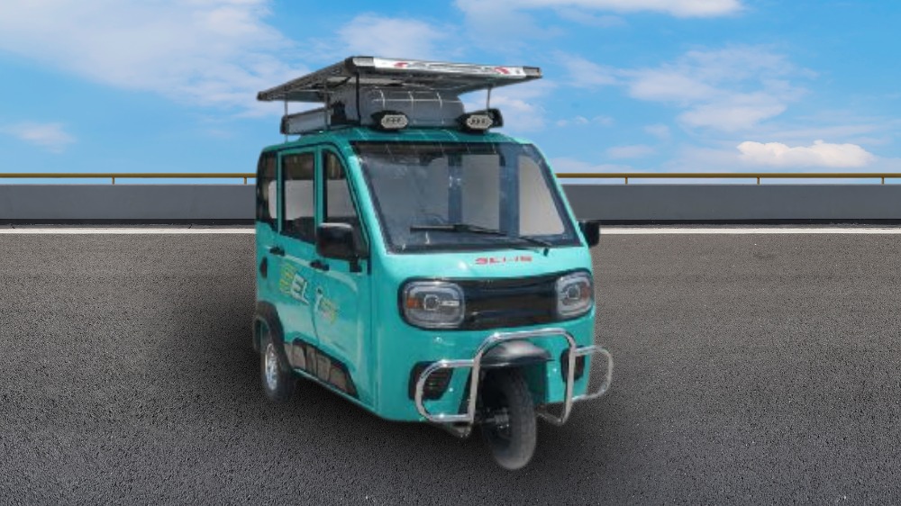 Tahan Kepanasan dan Kehujanan, Ini 4 Motor Listrik Roda 3 Tertutup Aman dan Nyaman!