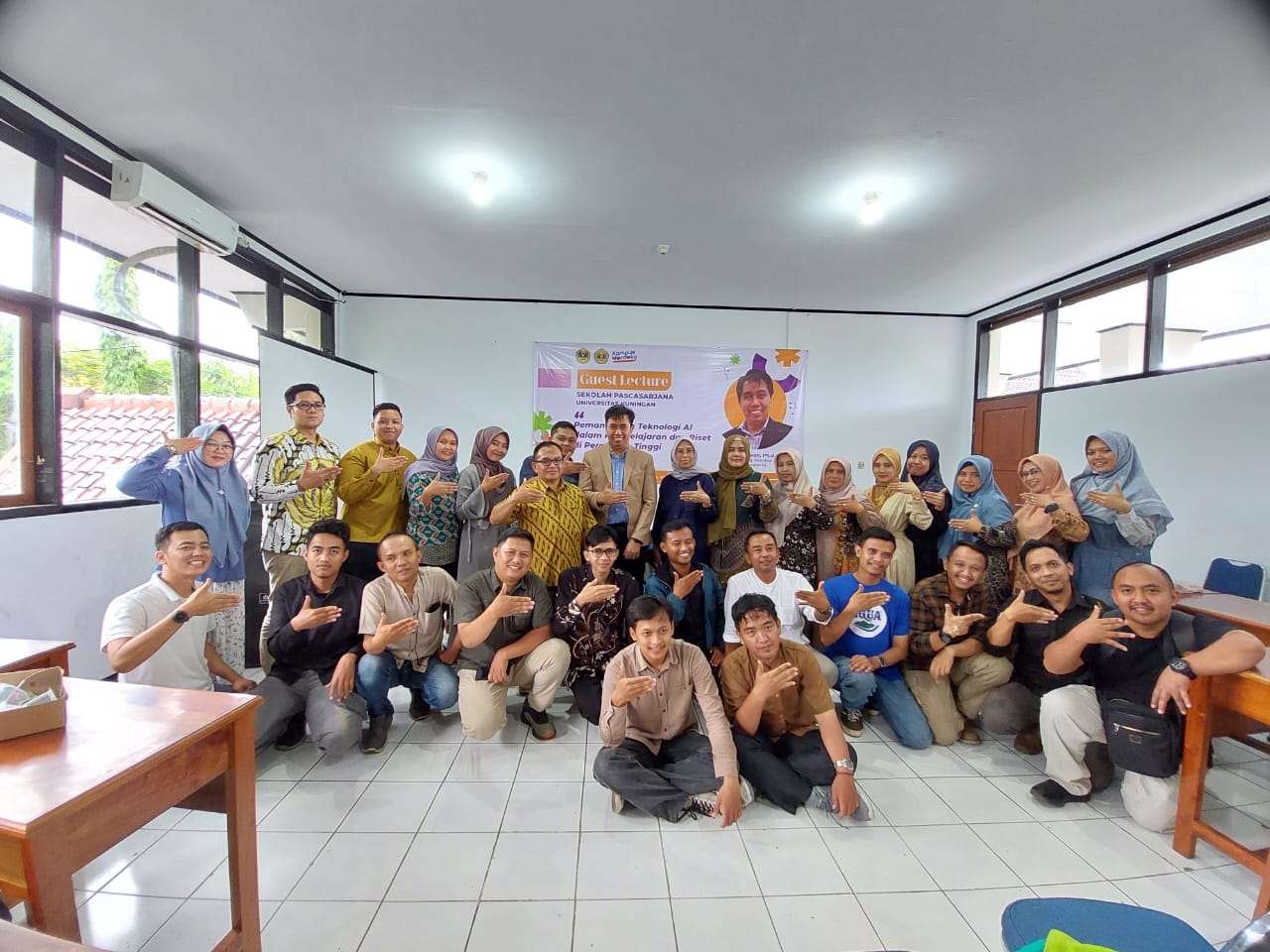 Pascasarjana UNIKU Gelar Guest Lecture Dosen dari Thailand