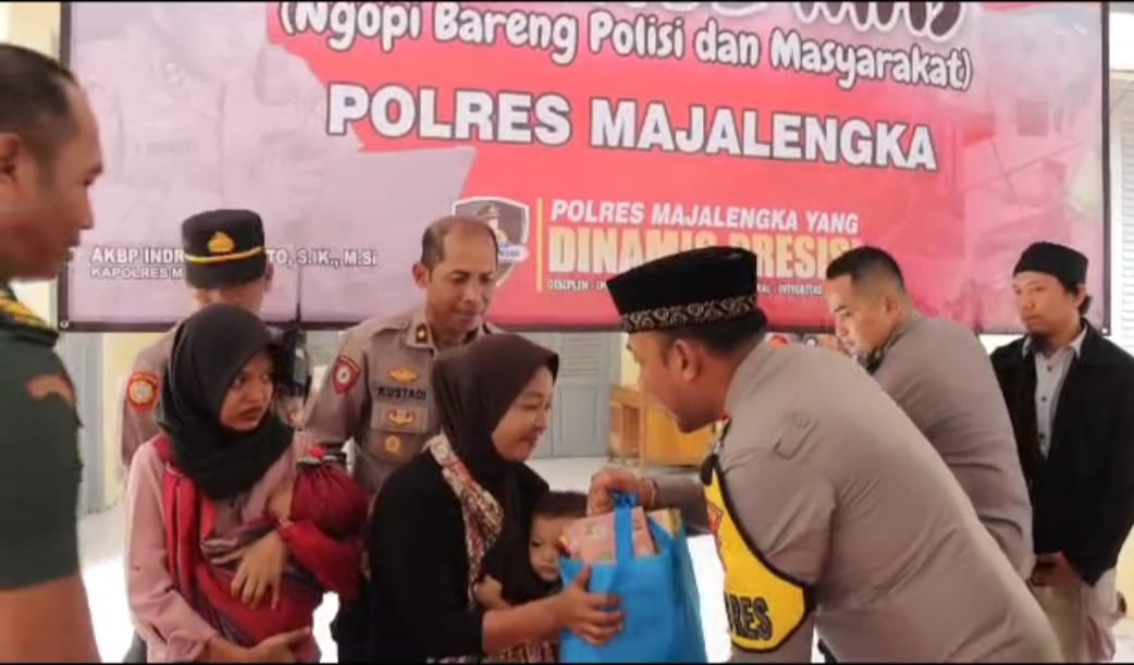 Kapolres Majalengka Berikan Bansos Bagi Anak Stunting di Kecamatan Jatiwangi  