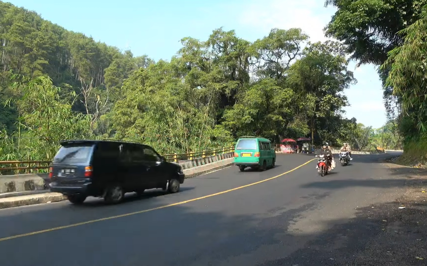 Jalur Mudik Jalan Cadas Pangeran Sepi Imbas TOL CISUMDAWU, Pedagang Oleh-oleh Merana