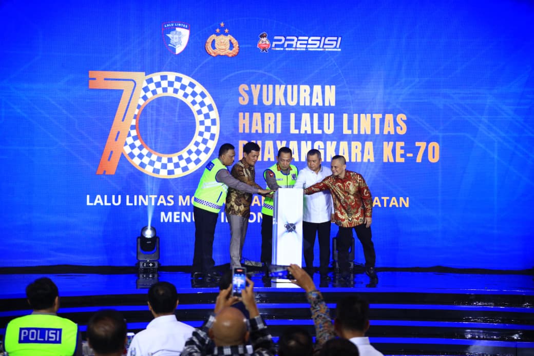 Kapolri Luncurkan Digital Korlantas dan Sematkan Pin Emas di HUT Lalu Lintas Bhayangkara ke-70