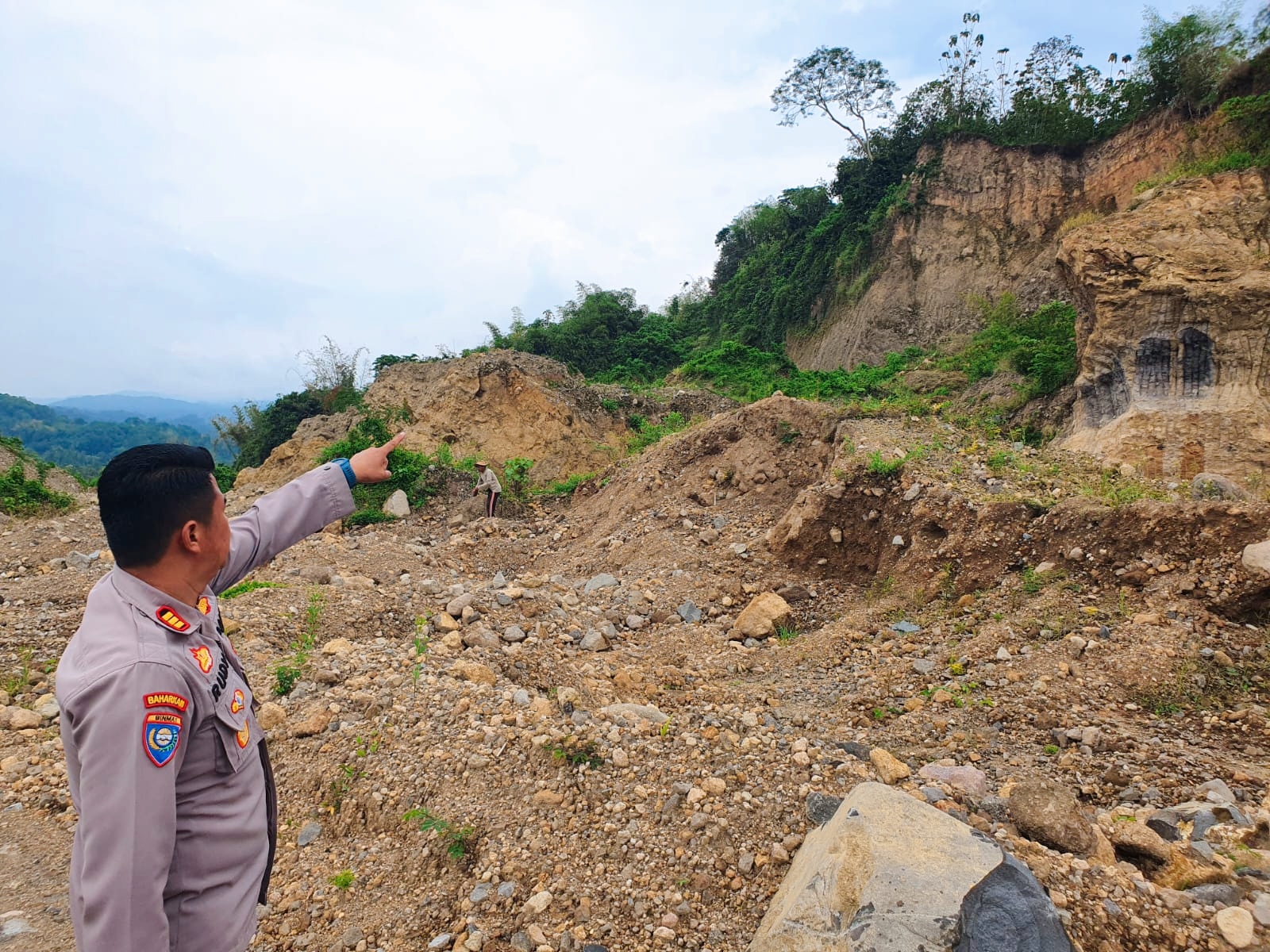 Tambang Pasir Rawan Longsor, Polsek Sukahaji Cek Lokasi dan Imbau Masyarakat Waspada
