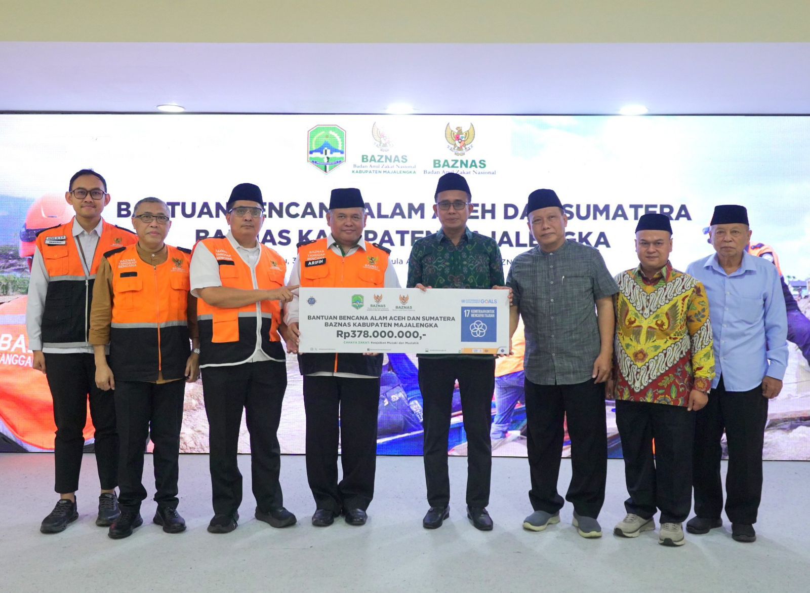 BAZNAS Majalengka Salurkan Rp590 Juta untuk Korban Bencana Aceh, Sumatra, dan Warga Lokal