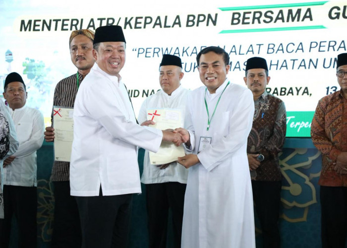 Jelang Natal, Romo Wahyu Terima Sertipikat Gereja Katolik Fransiskus Asisi dari Menteri ATR/BPN