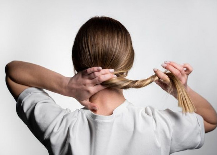 Tips Mengatasi Rambut Bercabang Tanpa Mengguntingnya, Jangan Dibiarkan