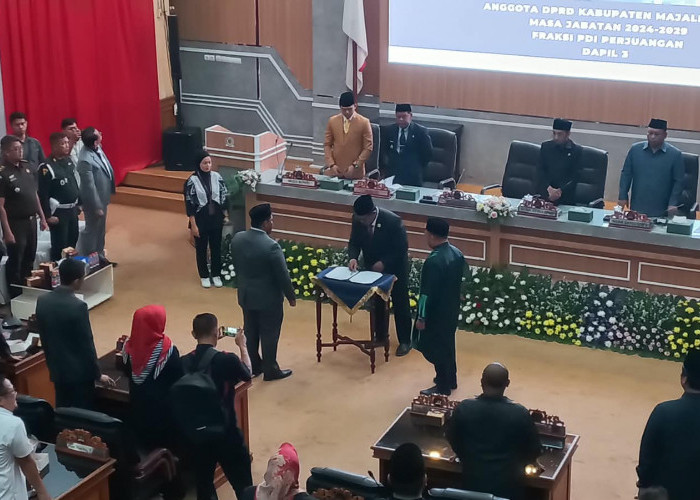 Sandi Fahmi Fatwa Dilantik Jadi Anggota DPRD Majalengka, Isi Kursi PAW Fraksi PDIP