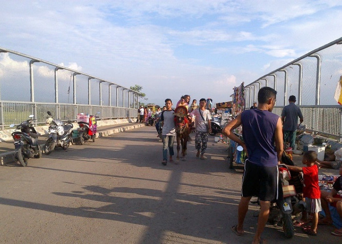 Ramadan, Jembatan Flyover Jadi Wisata Dadakan dan Ngabuburit