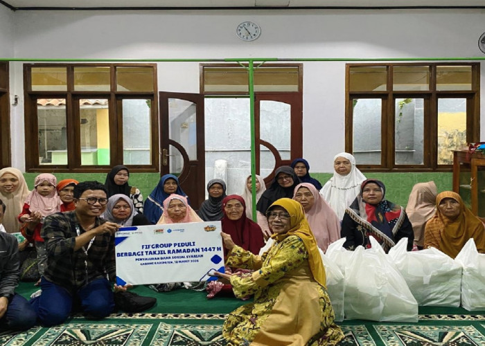 FIFGROUP Kadipaten Bagikan Takjil Ramadhan kepada Warga Majalengka, Bagian Program CSR Nasional