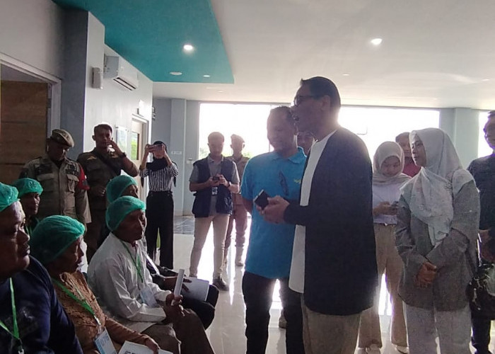 Operasi Mata Katarak Gratis Membludak, Pj Bupati Dedi Apresiasi Klinik Mata Utama KMM