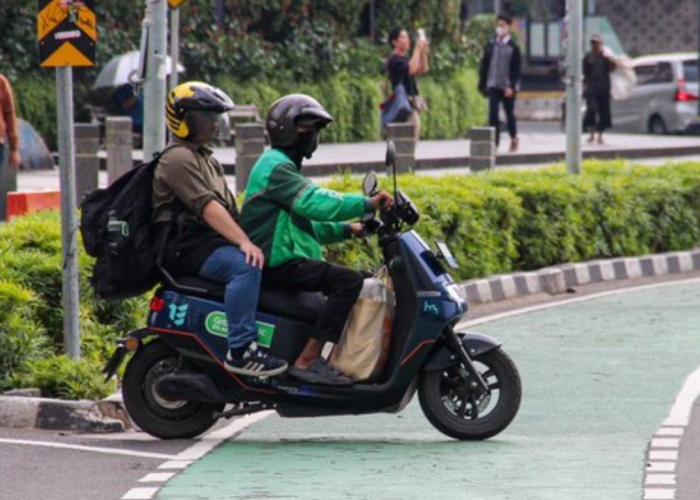 10 Rekomendasi Motor Listrik untuk Mobilitas Harian Terbaik, Harga Murah, Fitur Canggih, dan Bodi Modern